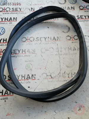 1P0867365B seat leon 2010 sağ arka kapı lastiği fitili