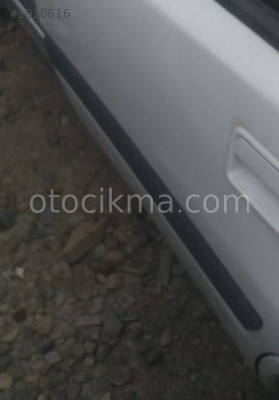 1993 model mazda 323 jb çıkma sol arka kapı bandı