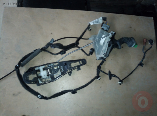 Peugeot 301 çıkma sağ ön kapı kilidi   9803951880