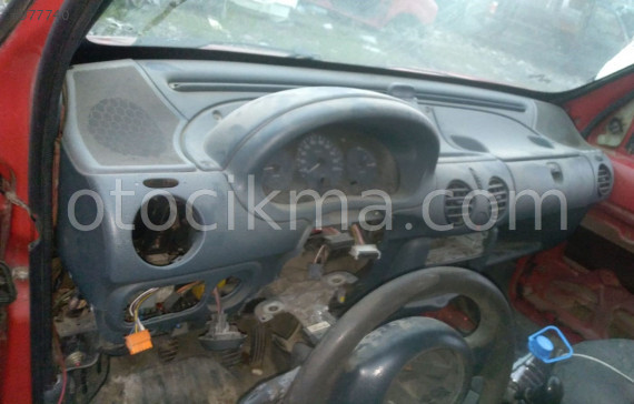 2001 model renault kangoo 1.9 çıkma göğüslük torpido