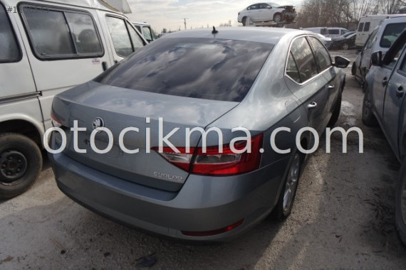 HURDA 2018 SKODA SUPERB 1.6 TDİ SAĞ SOL KAPI CAMI ÖN ARKA