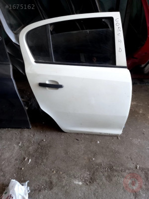 OPEL CORSA D  ÇIKMA HATASIZ SAĞ ARKA KAPI