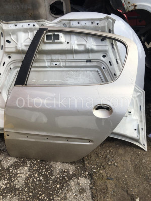 Peugeot 206 sol arka Kapı çıkma
