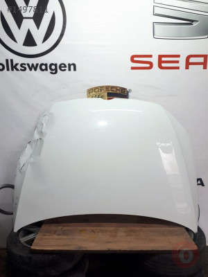 VOLKSWAGEN GOLF 7 ÖN KAPUT ORJİNAL ÇIKMA PARÇA