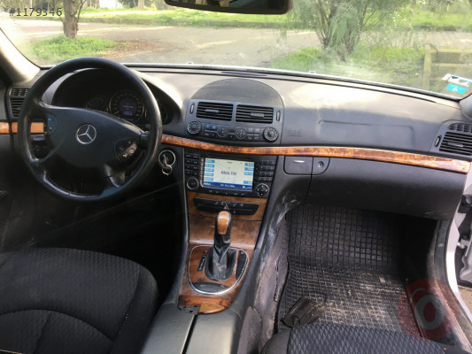 MERCEDES E220 CDİ GÖĞÜSLÜK ÇIKMA ORJİNAL PARÇA
