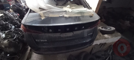 2021 Octavia 1.0 E-TSI Arka Bagaj Kapısı Orjinal Çıkma