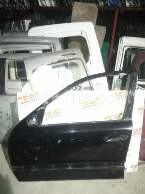 Mersedes w210 kasa  e200 sol ön kapı