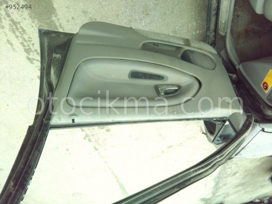 ORİJİNAL 96 VOLVO S40 DOLU KAPI.