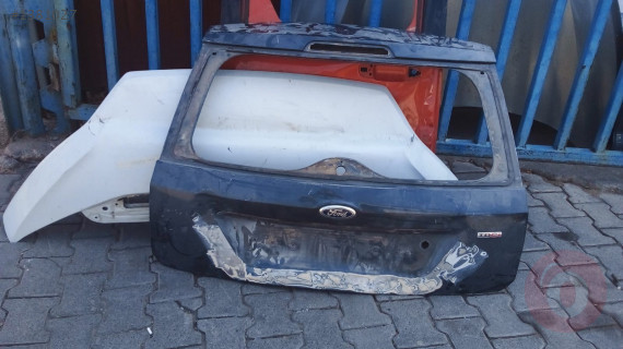 ford fıesta bagaj kapısı
