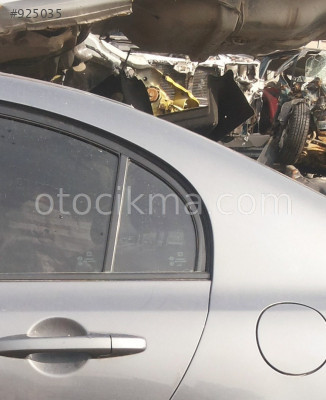 2011 HONDA CİVİC ORİJİNAL SOL ARKA KELEBEK CAMI.