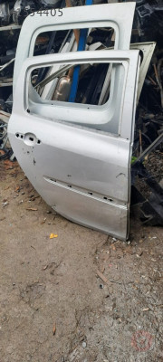 Renault clio 3 çıkma sağ arka kapı