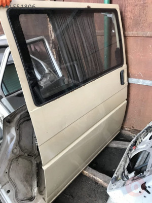 Çıkma T4  T5 yan sürgü kapısı Transporter