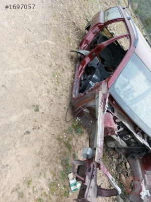 VOLVO V70 SAĞ KESME YARIM ŞASE