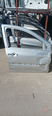 Renault Clio 3 sağ ön kapı orijinal çıkma