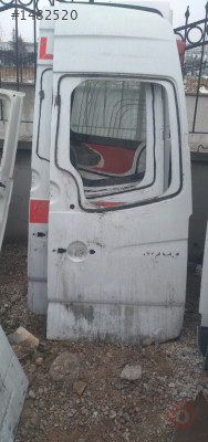 Mercedes sprinter sağ arka çıkma bagaj kapağı az hasarlı