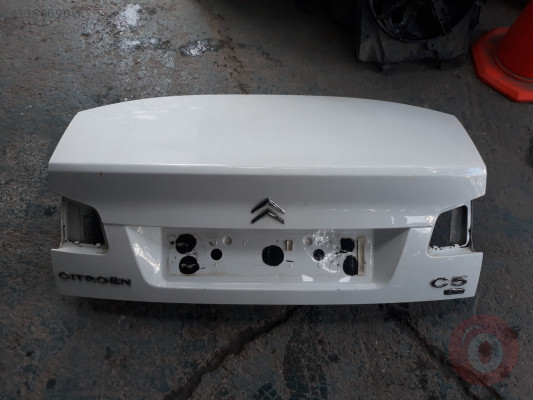 Citroen c5 arka bagaj kapagı beyaz renk