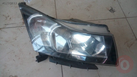 chevrolet cruze çıkma sağ ön far.