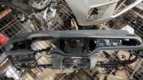 VOLKSWAGEN POLO GÖĞÜSLÜK 2020