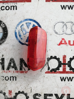 1K0947419A vw getta golf 5 kapı kartonu reflektörü