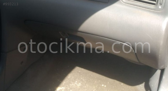 kia clarus 2.0 çıkma torpido kapağı