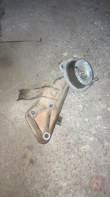 Renault Megane şanzıman ayağı kulağı