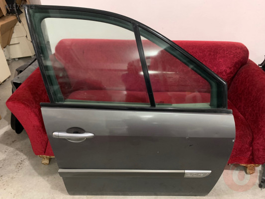 RENAULT SCENİC ÇIKMA ORJİNAL HATASIZ DOLU SAĞ ÖN KAPI