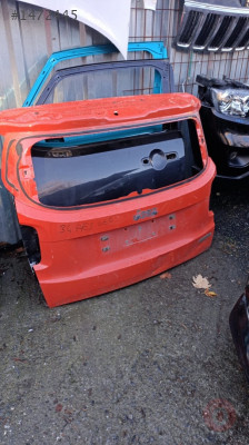 Jeep Renegade bagaj kapısı