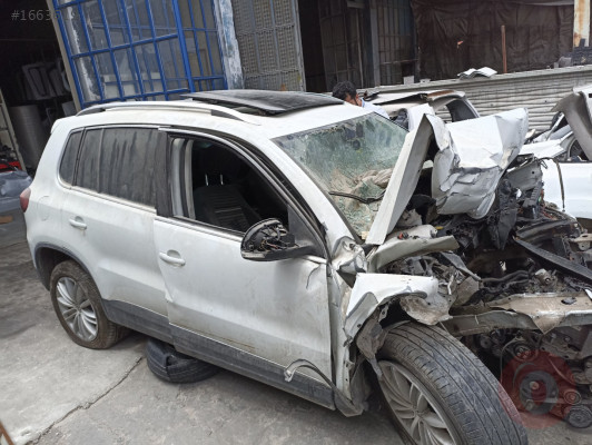 volkswagen tiguan sag arka kapi cikma