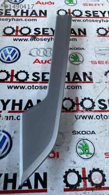 8W0867419 audi a4 2017 sol arka kapı kartonu çıtası