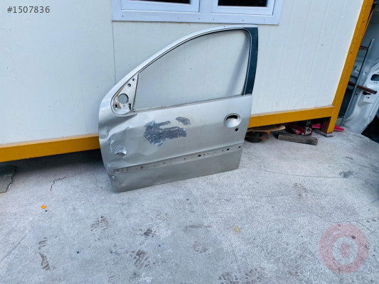 Peugeot 206 sol ön kapı hasarlı parça