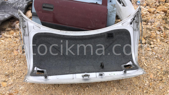 Opel omega v6 bagaj kapısı