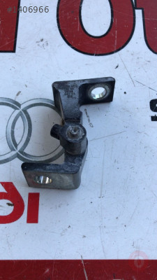 8K0831401D volkswagen jetta 2011-15 kapı menteşesi