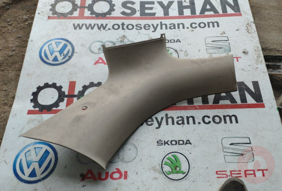 24411784 opel zafira sol arka direk kaplaması