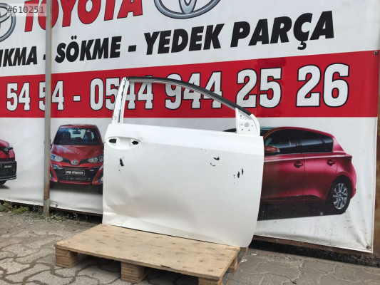2013 2019 TOYOTA COROLLA SAĞ ÖN KAPI  ÇIKMA YEDEK PARÇA