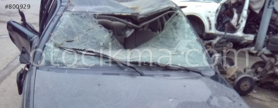1996 VOLVO S40 ÇIKMA ÖN CAM SİLECEK KOLU MEVCUTTUR.