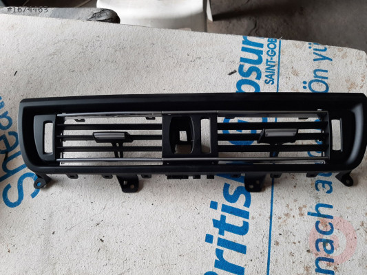 BMW F10 F11 5 SERİ ORTA HAVALANDIRMA PETEĞİ SIFIR ORİJİNAL