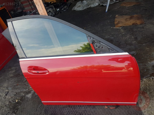 Mercedes C-180 Sağ Ön Kapı Hatasız Orjinal Çıkma