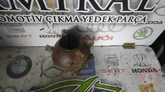 VW PASSAT B7 YEDEK SU BİDONU 1K0 121 407A
