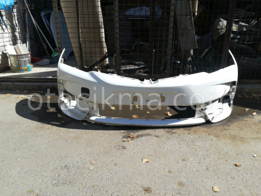 Toyota Corolla ön tampon orjinal