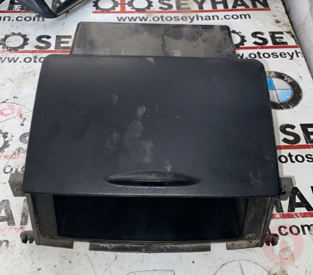 mitsubishi L200 göğüs üst eşya gözü
