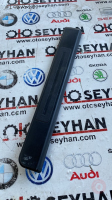 8P4853558C audi a3 sportback sağ arka marşbiyel eşik kaplama