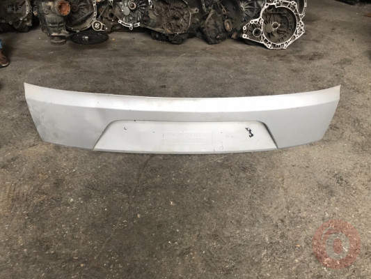 Renault Megane 3 arka plakalık yuvası çıkma orjinal