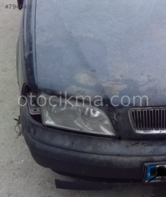 1996 VOLVO S40 ÇIKMA SAĞ FAR MEVCUTTUR.