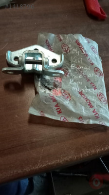 Kia bongo sol ön kapı alt menteşesi