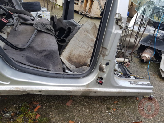Ford Focus MK1 Sağ Kesme Marşbiyel Hatasız Orjinal Çıkma