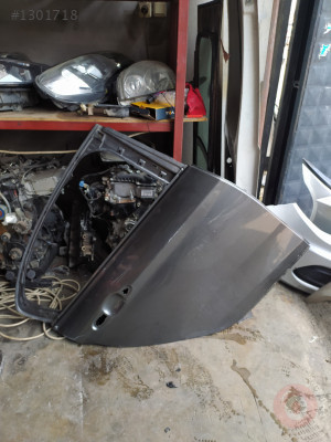 Egea sağ arka kapı temiz