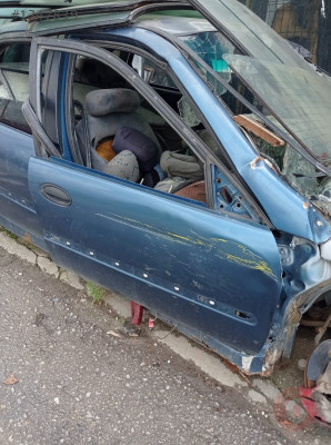 Renault Laguna Ön Sağ Kapı 1998-2002