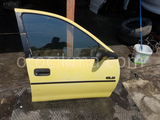 Opel Corsa B Sağ ön kapı hatasız orjinal çıkma