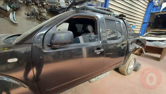 NİSSAN NAVARA ORJINAL ÇIKMA KAPI.... MİL OTOMOTİV