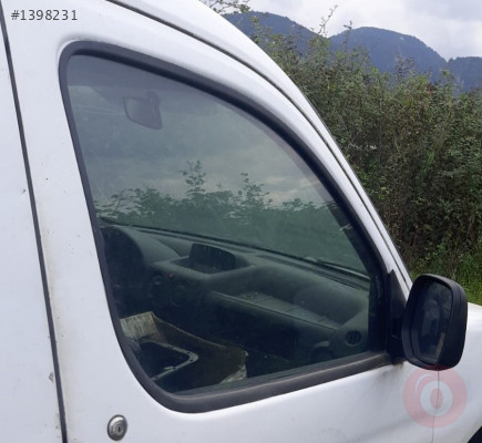 citroen berlingo 2.0 hdi çıkma sağ ön kapı camı
